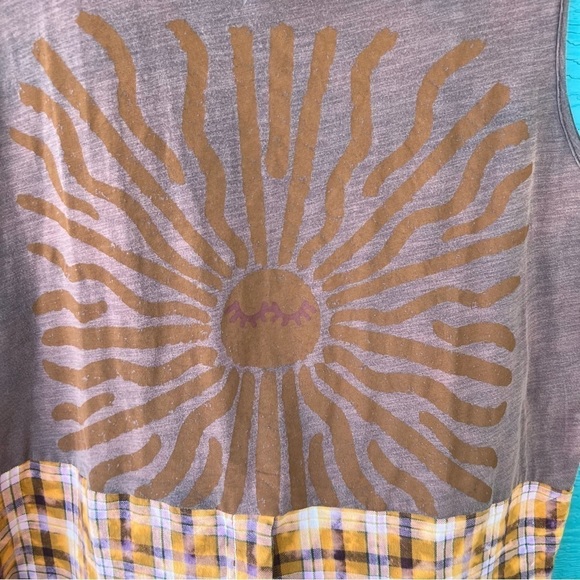 JADED GYPSY YOU ARE MY SUNSHINE MIXED MEDIA LONGLINE TUNIC TANK OS NWT - Picture 8 of 9
